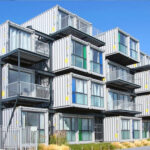 Proyecto de arquitectura modular con módulos prefabricados de contenedores