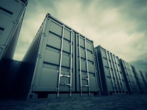 Contenedores marítimos Dracontainers utilizados como soluciones en almacenaje industrial y temporal