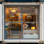 Tienda móvil construida en contenedor tipo outlet